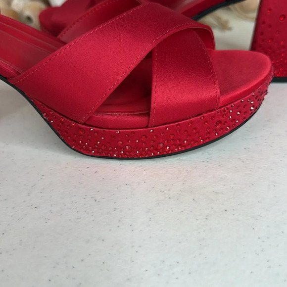 Kenneth Cole Reaction Women's Reeva Silk Platform Sandals Sz 8 - Picture 4 of 11